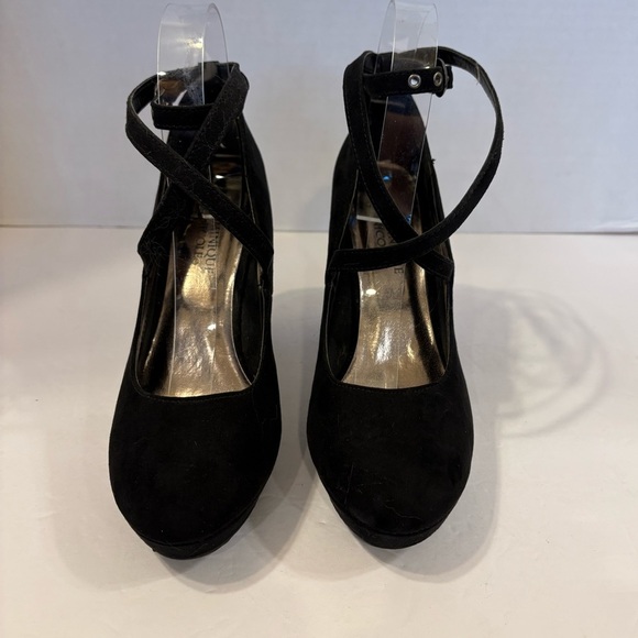 Dominique Nicole black faux suede cross strap block heels shoes size 7M - Picture 9 of 9